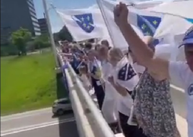 Potpuna ludnica: Pogledajte kako su navijači BiH dočekali igrače u Torontu