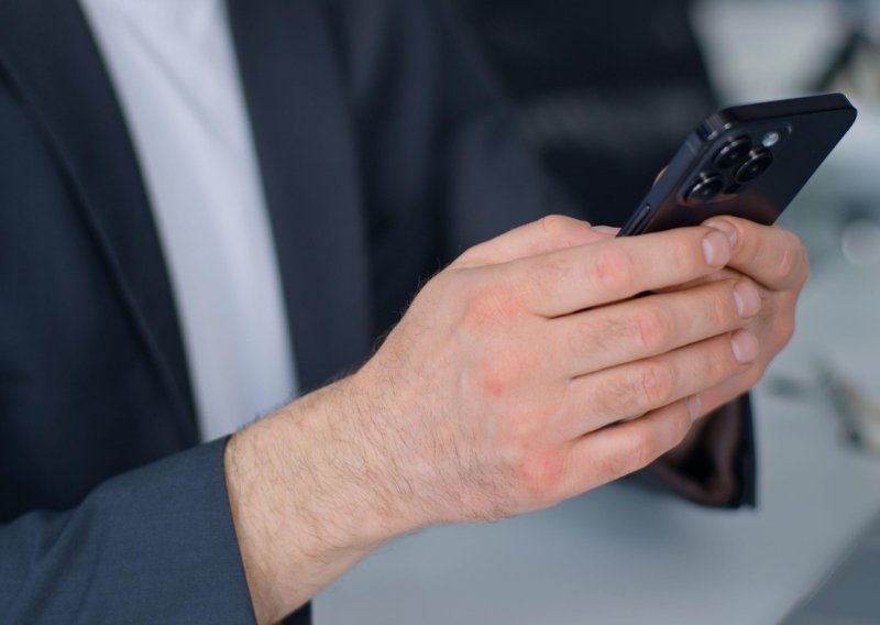 Jedna banka upozorava klijente: Kruže lažni SMS-ovi o blokadi računa