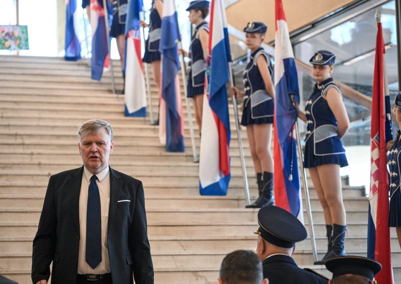 Pojavio se na događanju: Bivši šef mažoretkinja nema više zabranu pristupa žrtvi