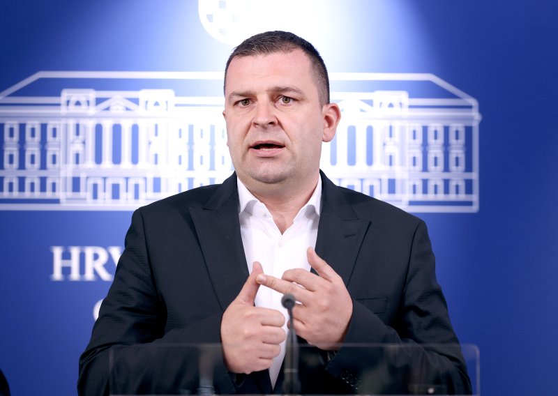 Zbog Pridea zakuhalo u HSLS-u, sada se javio i šef stranke: 'Zaštita manjina temelj je našeg identiteta'