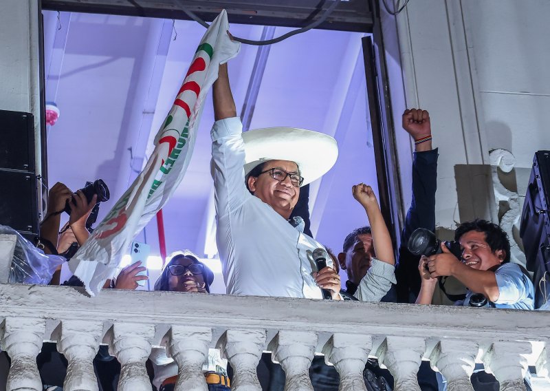 Ljevičar Sanchez u tankoj prednosti pred konzervativkom Fujimori