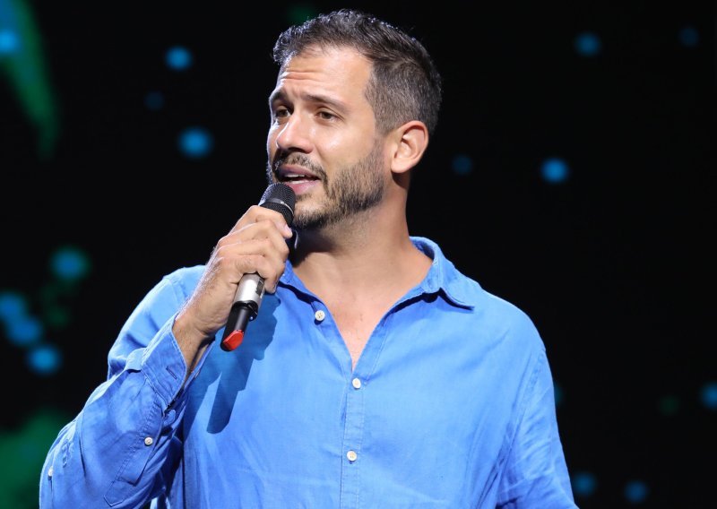 Boris Rogoznica uživao s djevojkom u svom rodnom mjestu: Ne mogu zadržati emocije