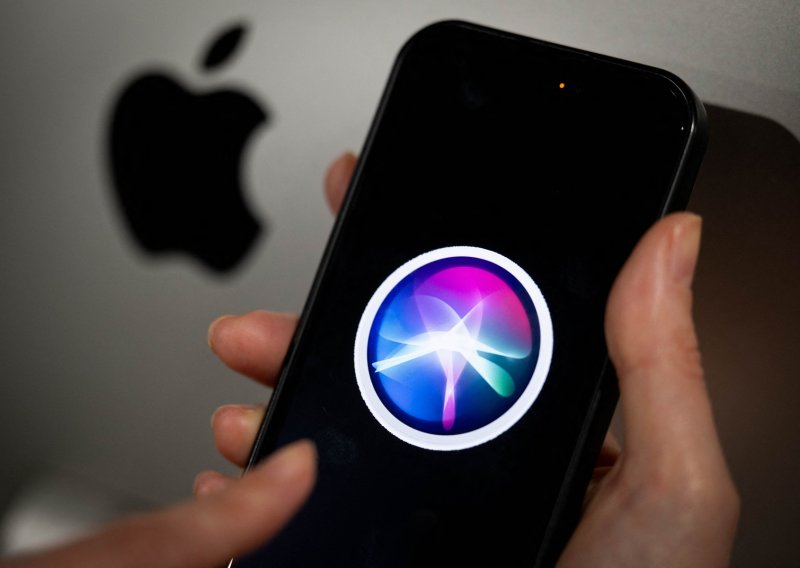 Nova Siri AI stiže na iPhone, ali ne u EU. Apple krivi Bruxelles, Komisija im nije ostala dužna