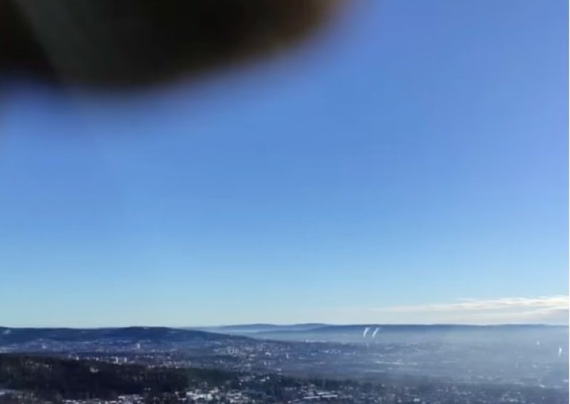 Proglašena je najgorom fotografkinjom na svijetu. Za to je dobila 50.000 dolara i put na Island