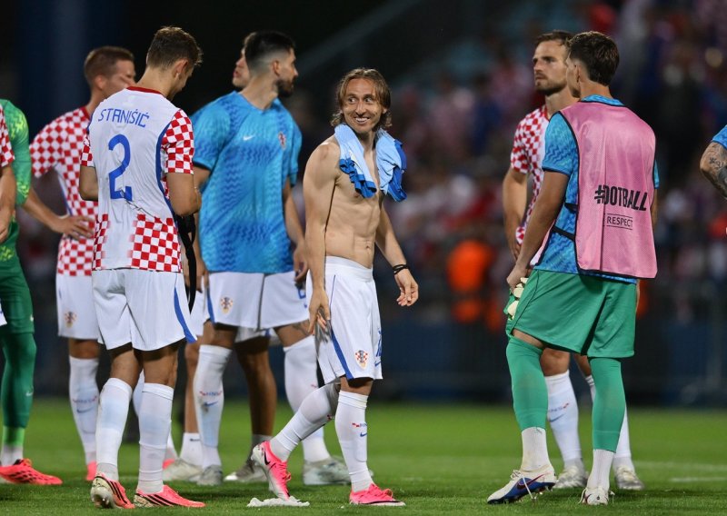 HNS objavio fotografije iz zrakoplova; pogledajte kakav je ugođaj na letu Vatrenih za Washington?
