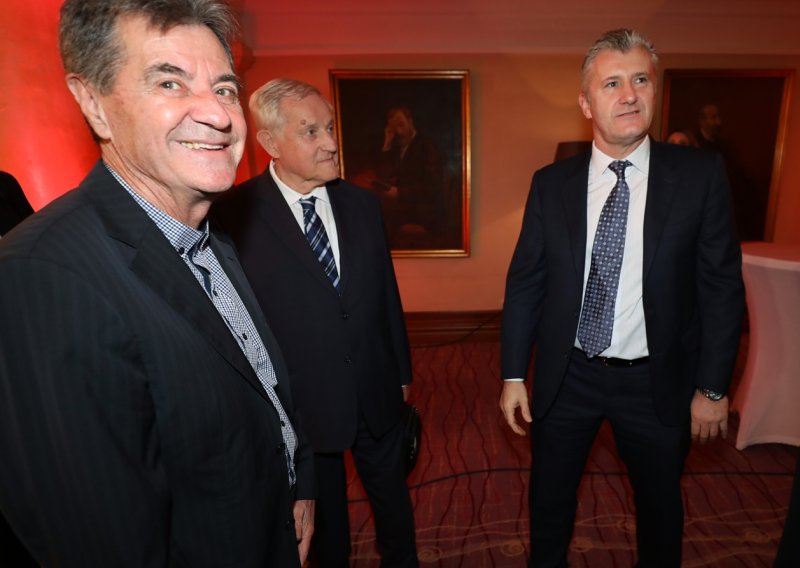 Bivši hrvatski izbornik ima status ikone u toj zemlji. Za to postoji i poseban razlog