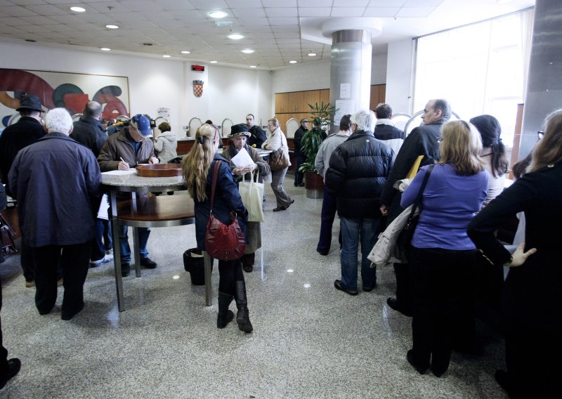 Kraj dugim redovima na šalterima: Aktiviran središnji registar stanovništva, evo koje podatke sadrži