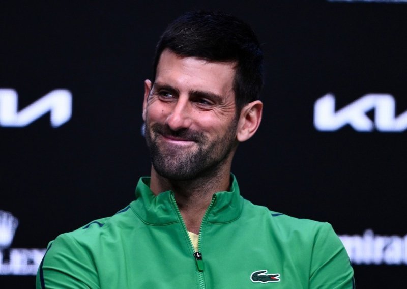 Umjesto reketa - zagrljaji: Novak Đoković oduševio rijetkom objavom s djecom