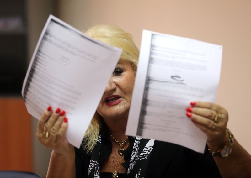Poništen izvanredni otkaz onkološkoj medicinskoj sestri, oglasili se sindikati