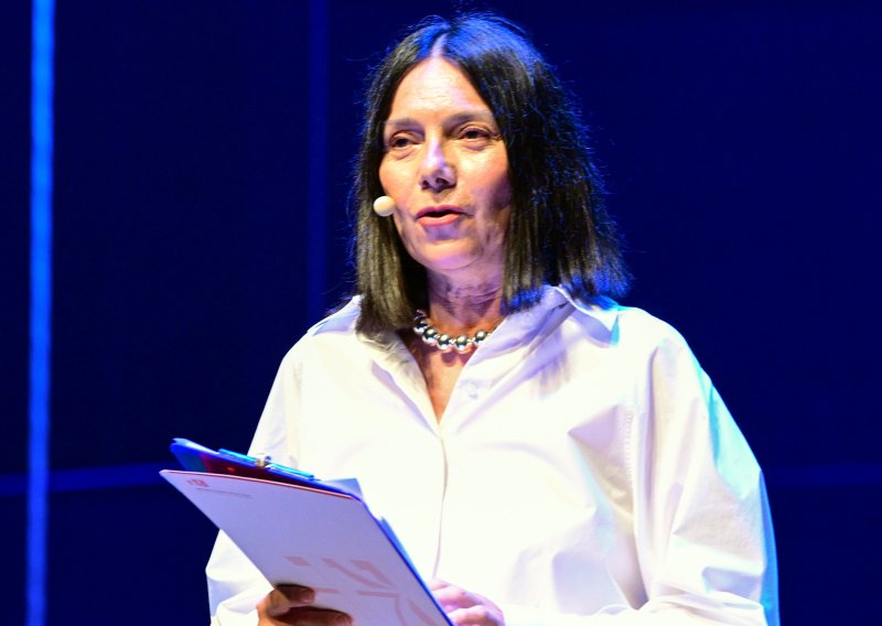 Daniela Trbović oduševila profinjenom crno-bijelom kombinacijom