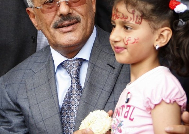 Predsjednik Saleh ranjen u eksploziji bombe