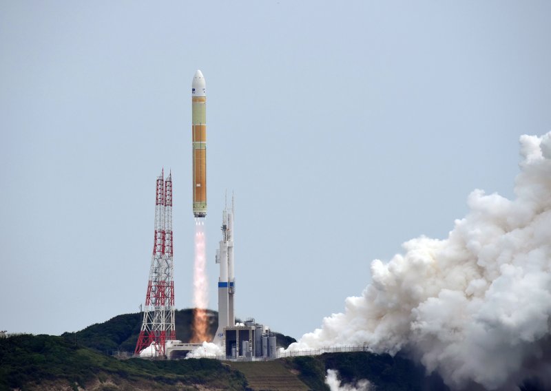 Japanska raketa H3 prvi put poletjela samo na motore na tekuće gorivo