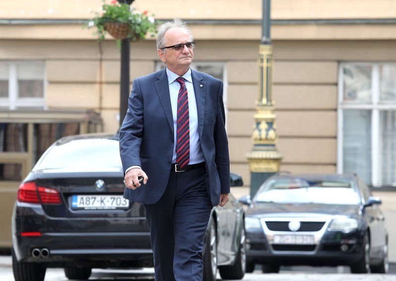 Glavaš o Milanoviću: 'Meni je odličja dao Tuđman, nema razloga da ih drugi predsjednik osporava'