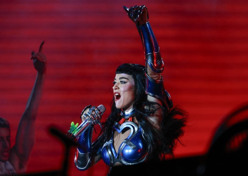 Katy Perry na SP-u prvi put izvodi pjesmu koju je snimila s petogodišnjakom