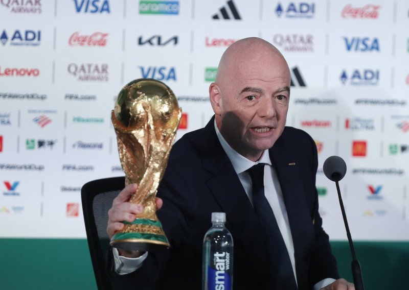 Infantino se narugao Italiji: 'Mogao bih proširiti SP na 228 reprezentacija...'