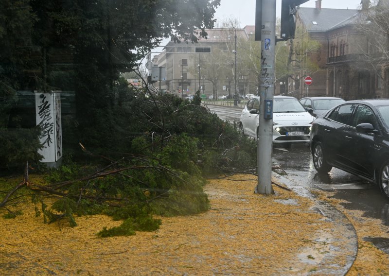 Zagrepčanima stiže novac za štetu od oluje: Odobreno više od 400 zahtjeva, a isplatit će se više od 200 tisuća eura