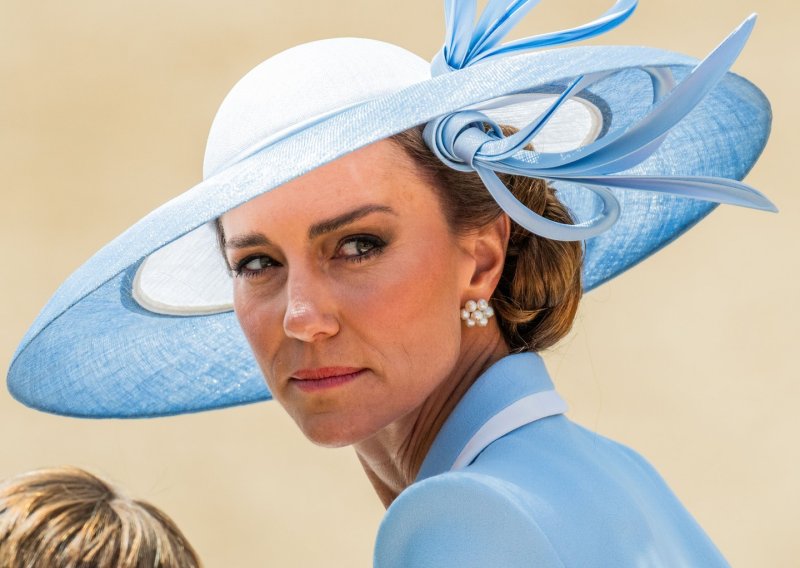 Svi su primijetili modnu poveznicu: Kate Middleton ponovno je odala počast princezi Diani