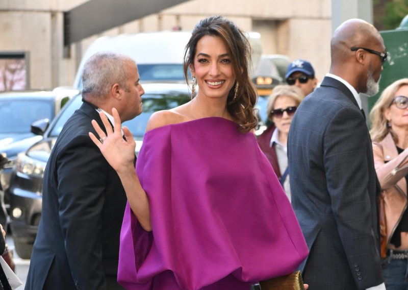 Amal Clooney zablistala u retro izdanju: Nova frizura priziva glamur sedamdesetih