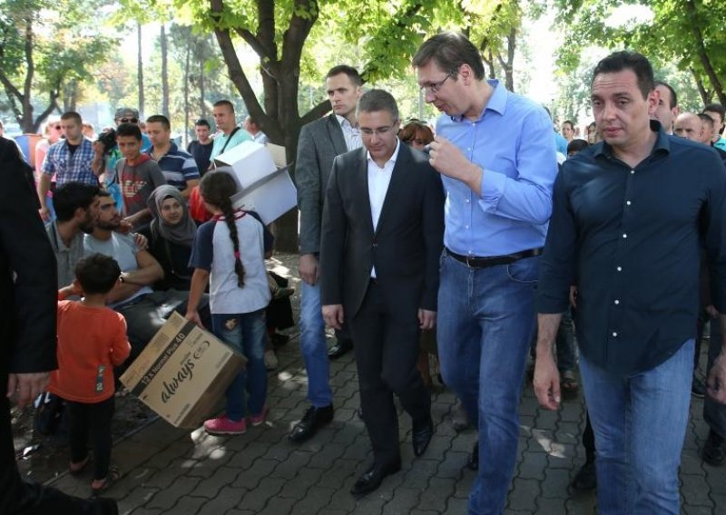 Vučić s izbjeglicama: Pomoći ćemo im 'bez moljakanja' pomoći