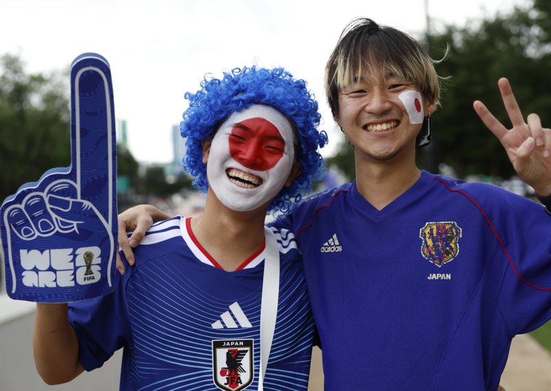 Utakmica s Nizozemskom je završila. Japanci su ostali na stadionu, svijet bruji o onome što su napravili