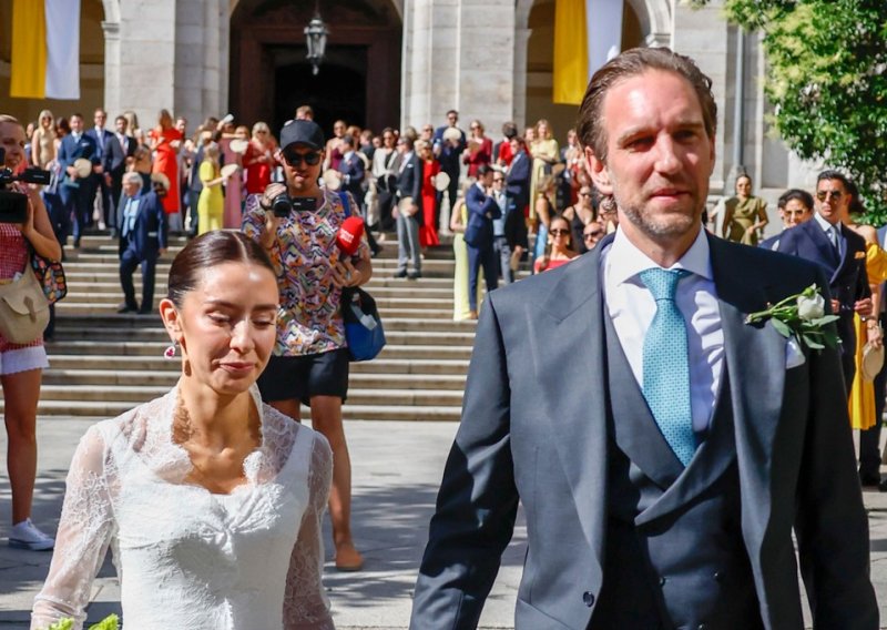 Na jednom od najiščekivanijih aristokratskih vjenčanja mladenka se pojavila u vjenčanica o kojoj svi pričaju