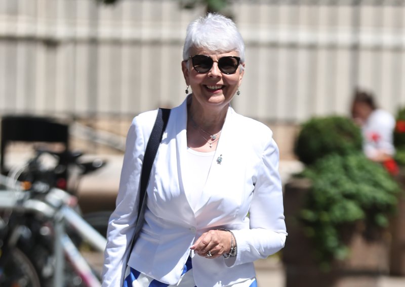 Stajling Jadranke Kosor nije za naslovnicu Voguea, ali...