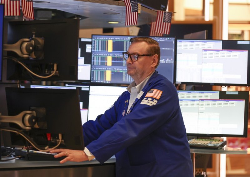 Oprezno trgovanje i pad indeksa: Wall Street isčekuje izvještaj Tesle i Alphabeta