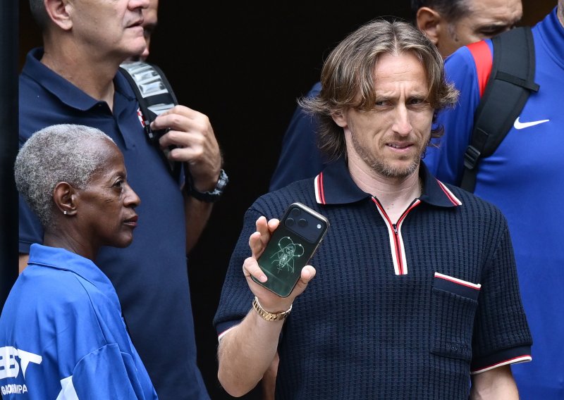 Modrić na maskici ima detalj s Thompsonova koncerta na Hipodromu