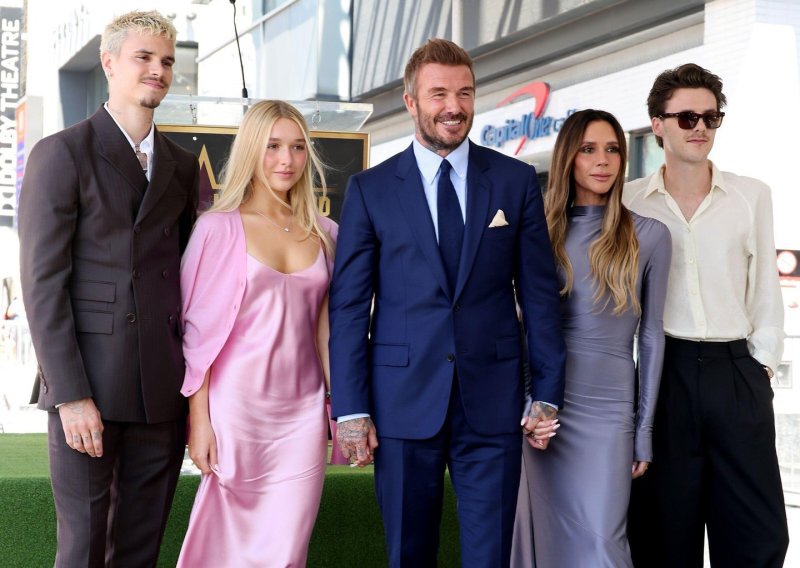 Harper Beckham ukrala show u haljini s potpisom svoje majke