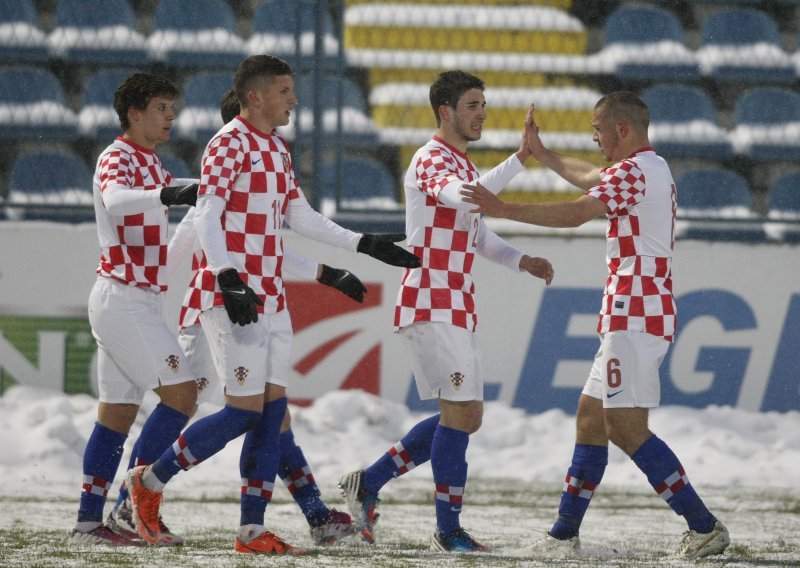 Mladi Vatreni na snježnom terenu pregazili Švedsku