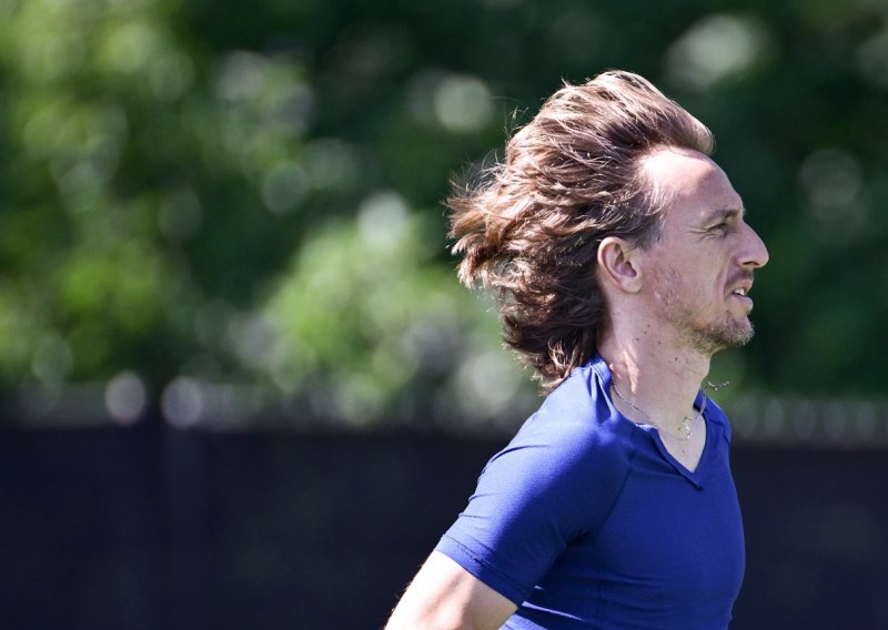 Ovo bi mogao biti dodatni impuls Hrvatskoj. Modrić bez 'utega' na Engleze
