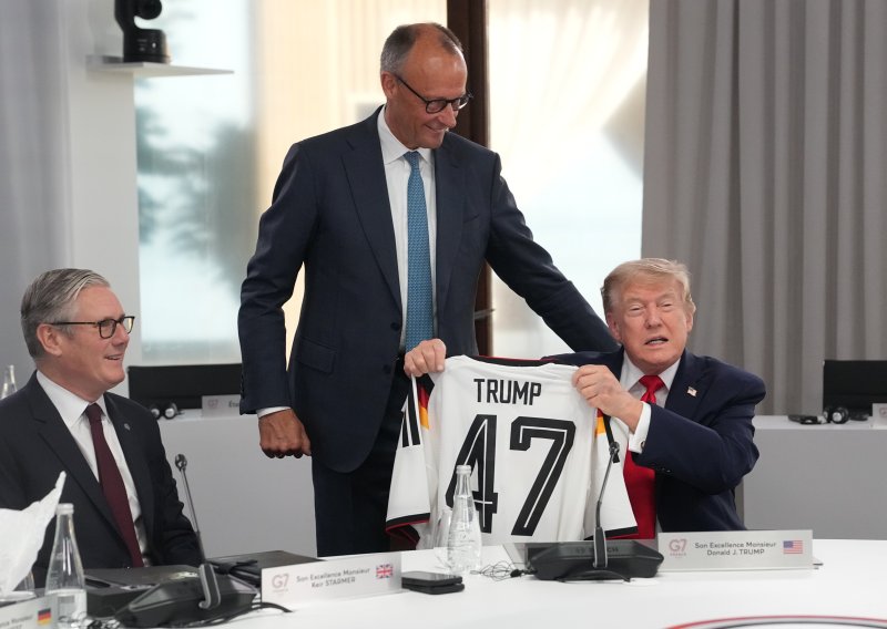 Trumpu stigli pokloni za rođendan: Evo što je dobio od Merza na summitu G7