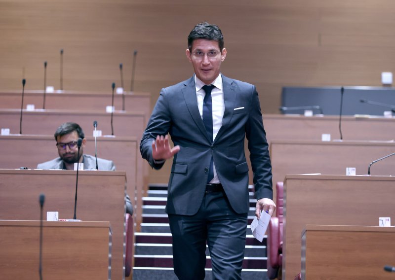 Troskot optužuje ministricu Vučković: Bježi od odgovornosti oko nezakonitog otpada