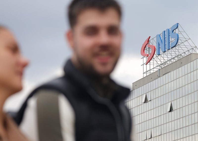 MOL korak bliže preuzimanju NIS-a: Potpisan ključni ugovor sa Srbijom
