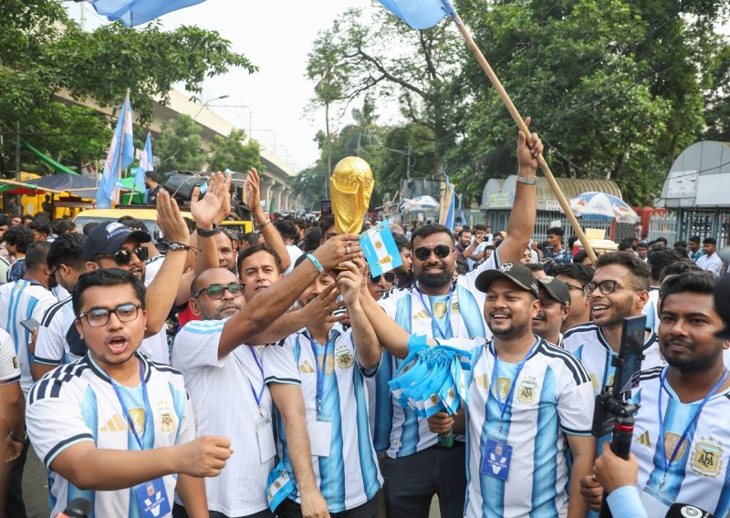Mislite da su samo Argentinci 'ludi' za Messijem? Pogledajte nestvarne scene iz Bangladeša