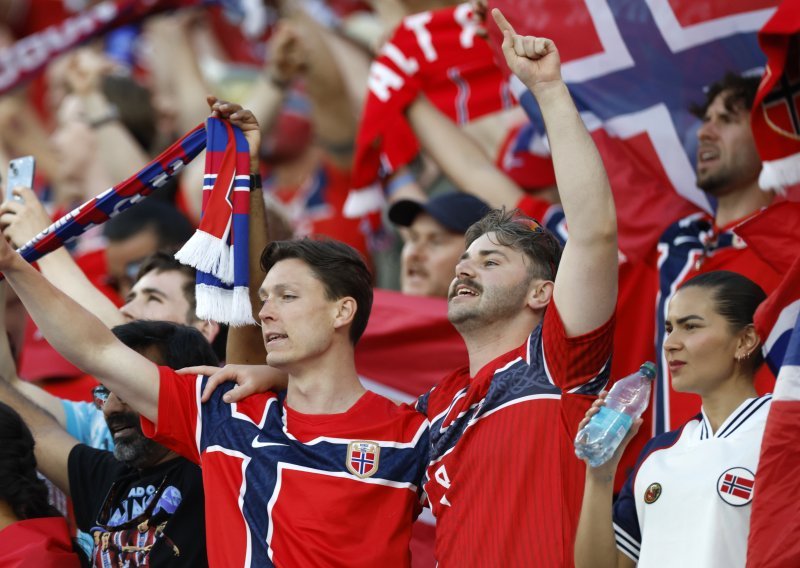 Pogledajte kako su norveški navijači oduševili javnost svojom vikinškom točkom