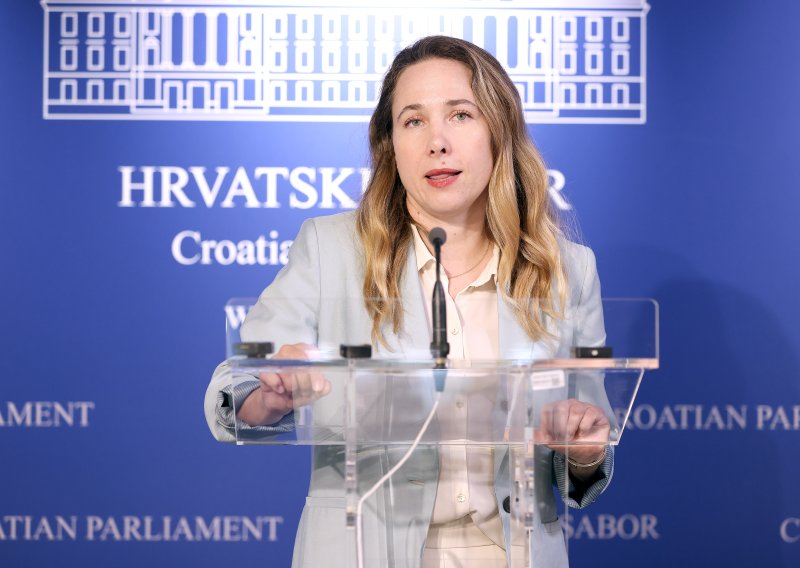 Selak Raspudić traži zabranu društvenih mreža mlađima od 16 godina