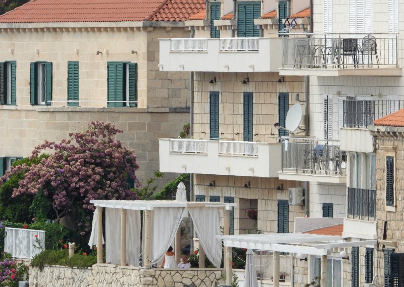 Obiteljski smještaj podbacio? Neke destinacije bilježe minus od 30%, cijene postaju ključne