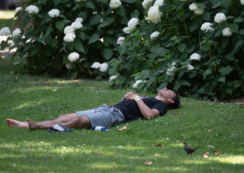Hrvatsku čeka najmanje pet dana paklenih vrućina: Evo kako se zaštititi od toplinskog udara