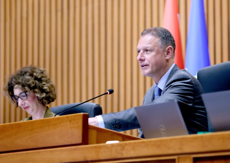 Oporba skeptična zbog zadiranja u privatnost: 'Gdje završava javni interes?'
