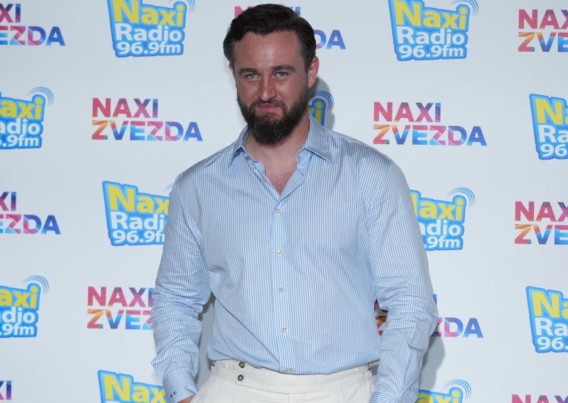 Matija Cvek pokazao kako uživa u očinskoj ulozi. Fanovi mu pišu: 'Divna obitelj'