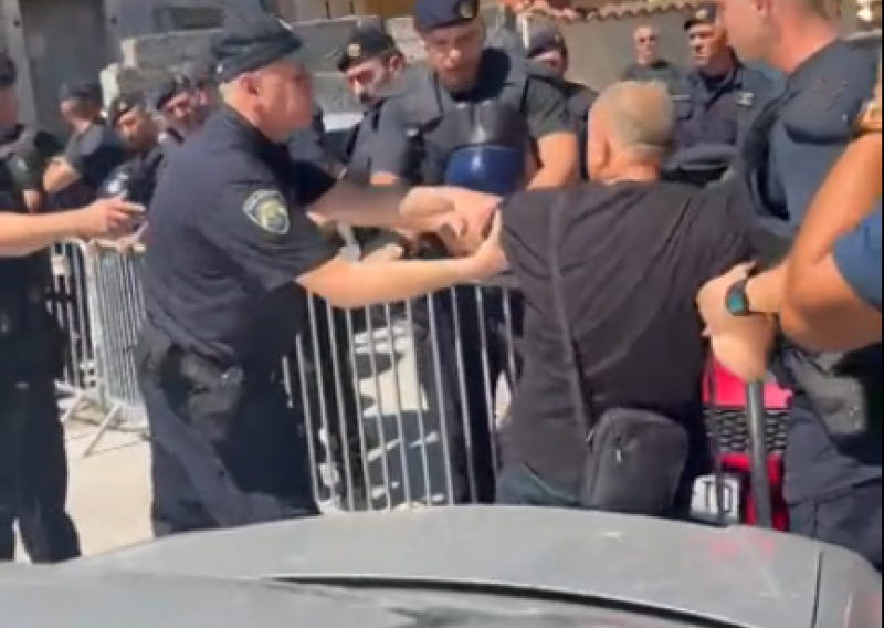 Keleminec ponovno krenuo pred stan roditelja Borisa Dežulovića: Ovaj put policija ga je 'zagrlila'