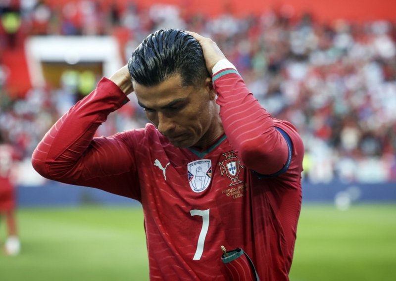 Cristiano Ronaldo prekinuo šutnju nakon žestokih kritika. Njegova brutalna poruka je odjeknula