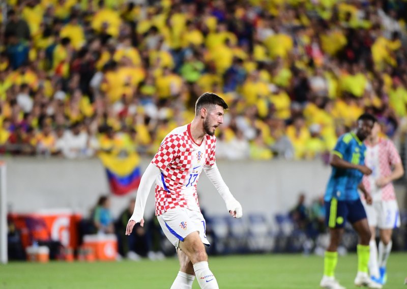 Srpski Kurir: Skandal! Je li vam sumnjiv ovaj gol Hrvatske?