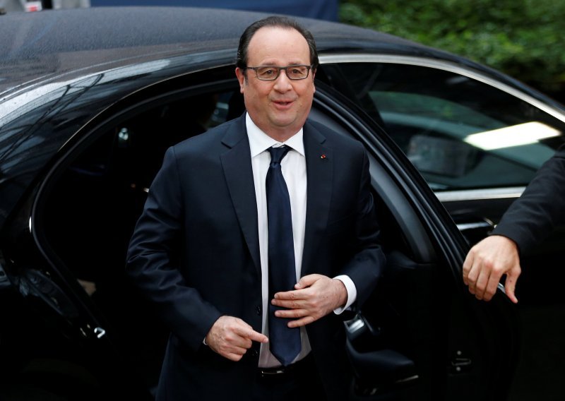 Hollande: Brexit treba pokrenuti 'što je prije moguće'