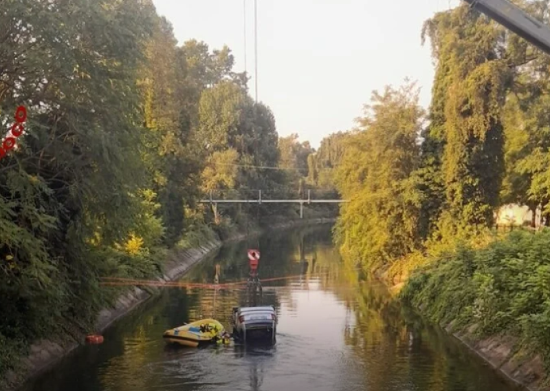Stravična nesreća u susjedstvu:Troje mladih poginulo, šestero ozlijeđeno nakon što su autom sletjeli u kanal