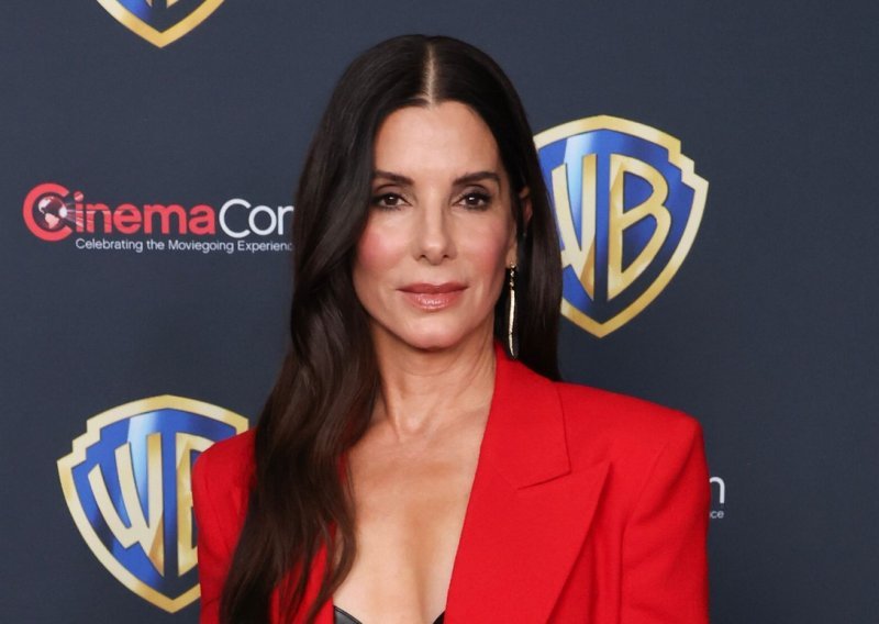 Sandra Bullock prekinula šutnju i pokazala nikad viđene obiteljske fotografije
