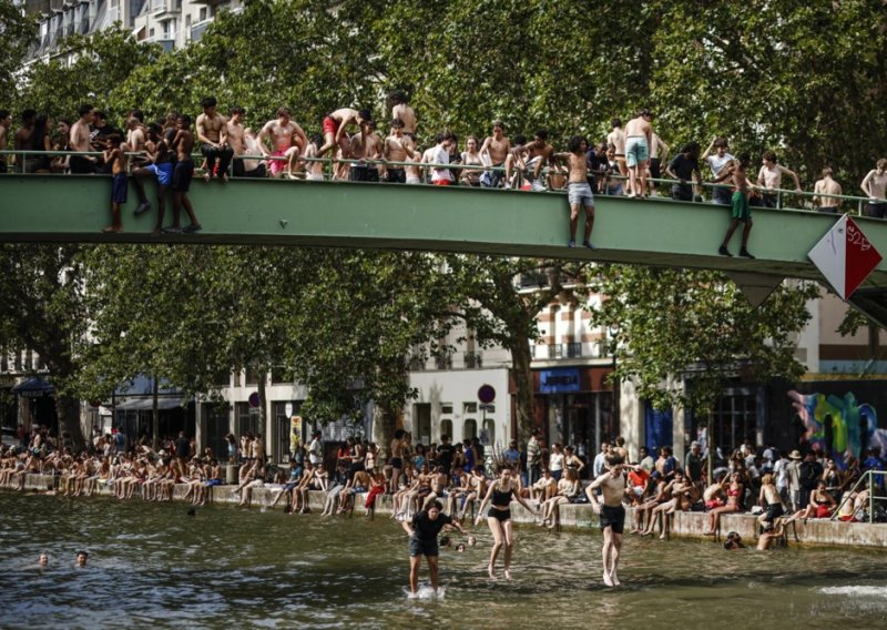 Temperature se penju do 44°C, izdano crveno upozorenje, sve više utapanja