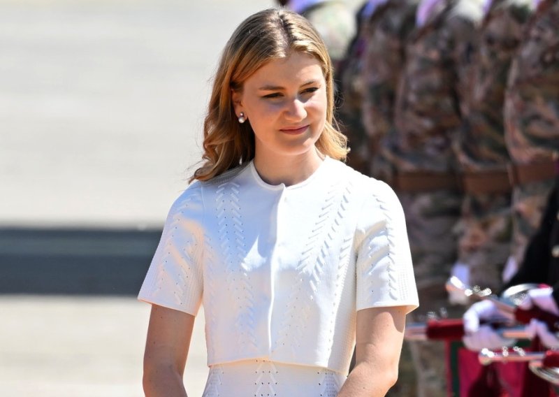 Princeza Elisabeth u bijelom kompletu pokazala kako izgleda moderna elegancija