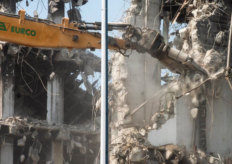 FOTO Ovako danas izgleda rušenje Vjesnika: Mehanizacija ga 'guta' komad po komad